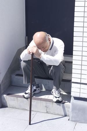 難波にあるインプラント治療を扱う歯科医院です